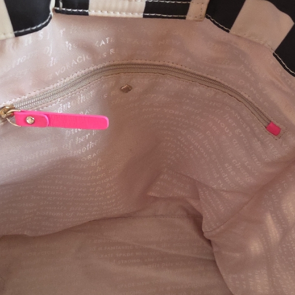 Kate Spade B&W Berry Street Elise Nylon Tote w/Pink Straps, Storybook Lining - Picture 7 of 9